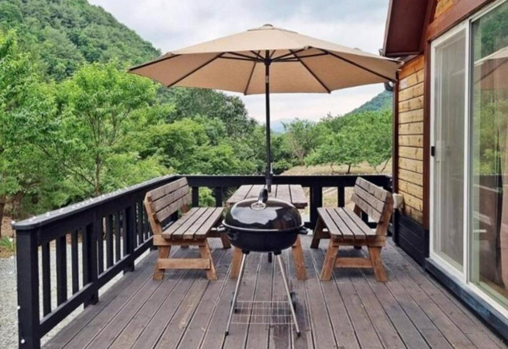 Yanggu Byeolha Pension Экстерьер фото